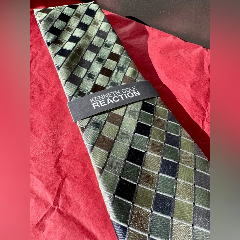 NWT | Kenneth Cole Reaction | Green Tie